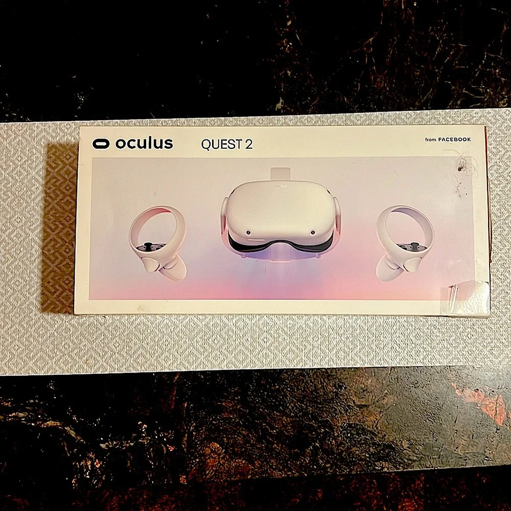 Oculus headset with 2 Controllers working brand new!